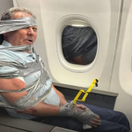 Racismo: Un pasajero terminó atado durante un vuelo en Estados Unidos tras un violento episodio a bordo