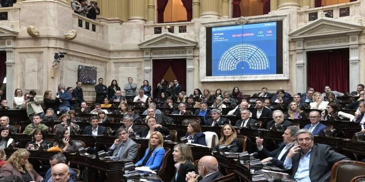 Milei ganó tiempo en Diputados: negociaciones, acuerdos y una sesión que nunca llegó a comenzar