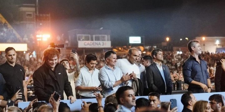 El paso de Milei por Jesús María encendió todas las alarmas en el peronismo