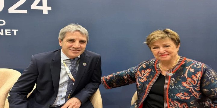 El FMI le baja el pulgar al optimismo de Milei: recortó al 2,1% la previsión de crecimiento de Argentina