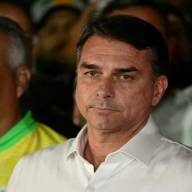 Brasil: la Justicia le prohibió salir del país a Flávio Bolsonaro tras su derrota frente a Lula