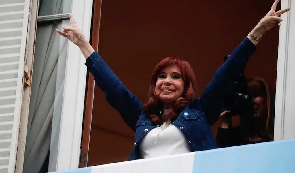 Ordenaron que Cristina vuelva a cobrar la pensión de Néstor Kirchner